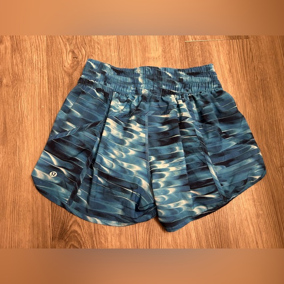 Lululemon Tracker Shorts - Picture 4 of 9